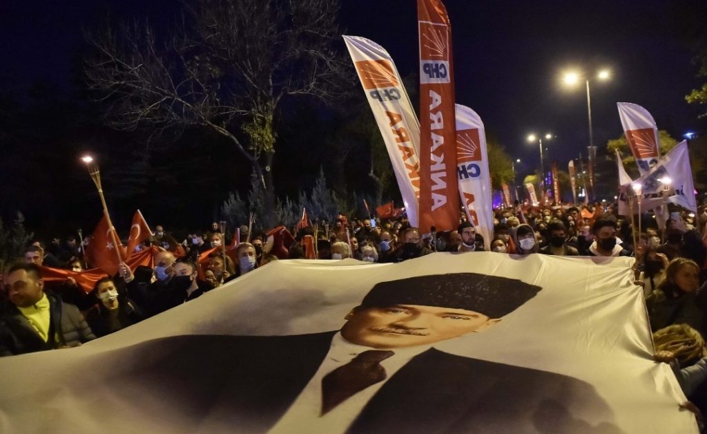 BAŞKENT’TE CUMHURİYET COŞKUSU SOKAKLARA TAŞTI