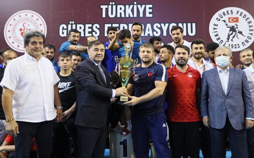 ŞAMPİYON FABRİKASI ASKİ SPOR 2021’i 111 DERECEYLE KAPATTI