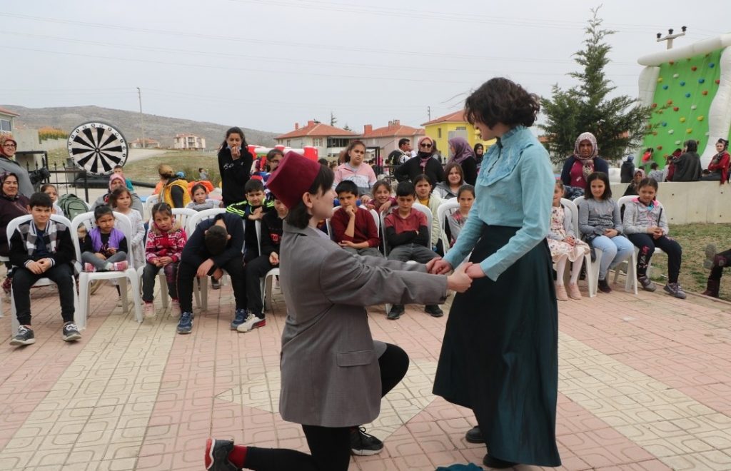 ÇOCUKLARIMIZ GÜLSÜN Kİ DÜNYA DAHA GÜZEL OLSUN