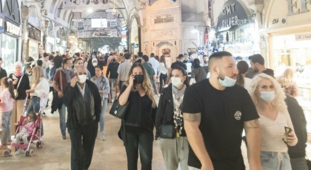 Son Dakika: Kapalı mekanlarda maske zorunluluğu kaldırıldı…