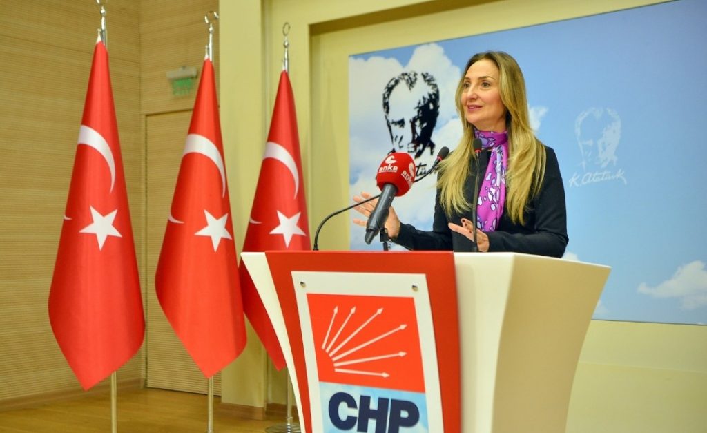 NAZLIAKA, 5 ARALIK KADINLARA SEÇME VE SEÇİLME HAKKI TANINMASININ 88. YIL DÖNÜMÜ DOLAYISIYLA BASIN AÇIKLAMASI YAPTI