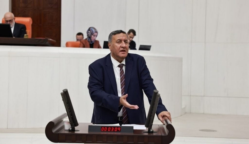 Gürer: Engelli yakınının bakımını üstlenene emeklilik hakkı verilmeli