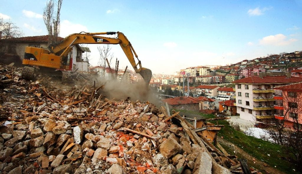 ÇANKAYA’DA 765 GECEKONDU YIKIMI İLE SAĞLIKLI KENTLEŞMEYE KATKI 