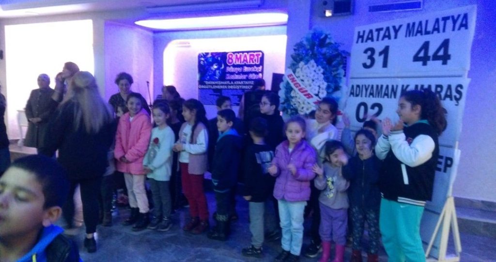 Mamaklı Kadınlar, Deprem Bölgesinden Gelen Aileler ile Kahvaltıda Buluştu