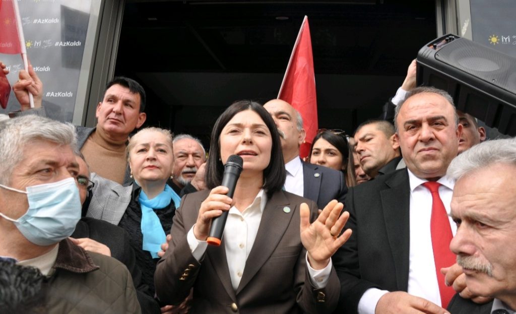 Emekli Albay Kevser OFLUOĞLU İYİ Parti Ankara 1.Bölge Milletvekili Aday Adaylığı Başvurusunu Yaptı