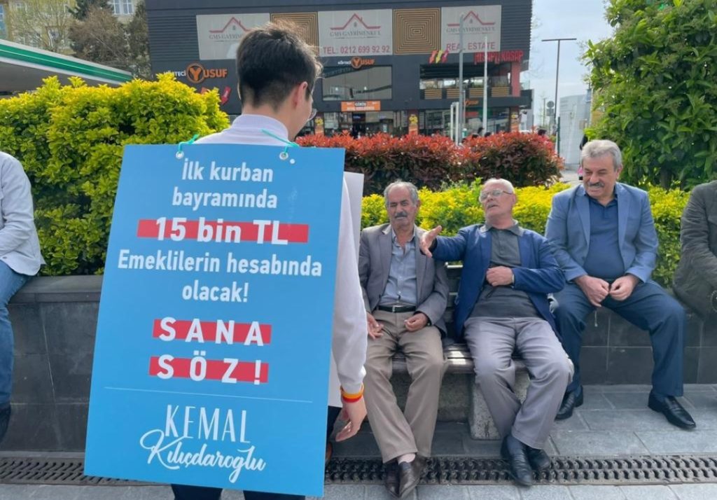 MİLLET İTTİFAKI CUMHURBAŞKANI ADAYI KEMAL KILIÇDAROĞLU’NUN VAADİ CANLI BİLLBOARD YÖNTEMİYLE MEYDANLARDA!