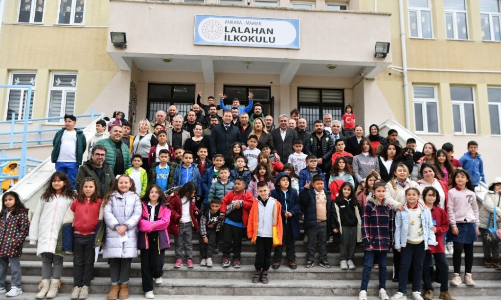 Mamak Belediyesi’nden Öğrencilere Bayram Sürprizi