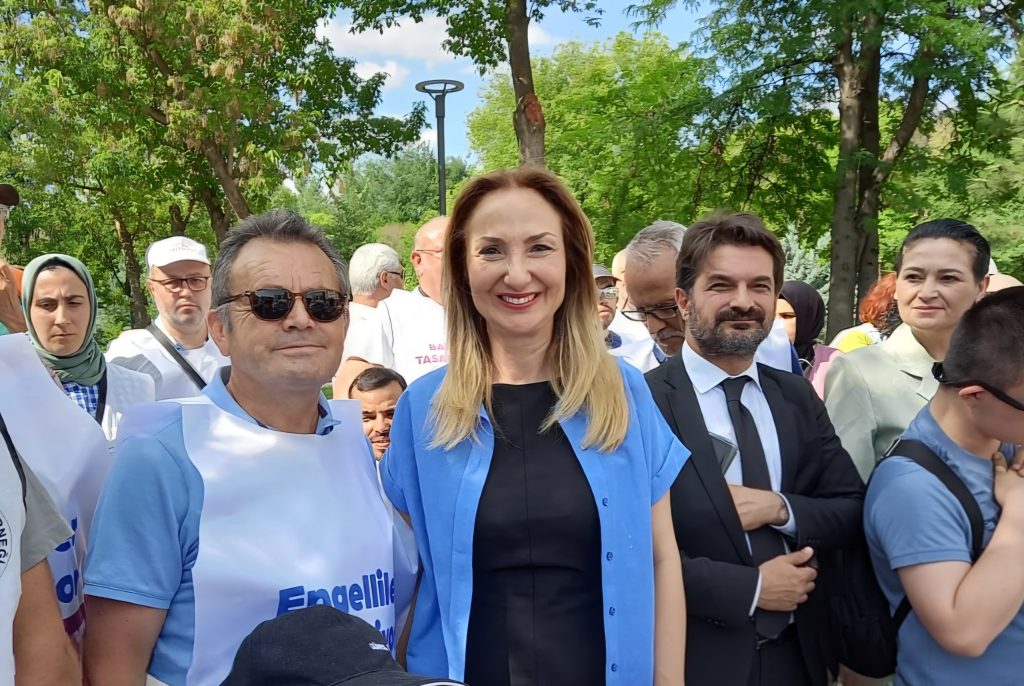 Ankara’da “Eşit ve Onurlu Yaşam” Yürüyüşü: Binlerce Yürek Tek Ses Oldu
