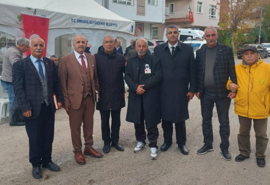 Mamak’ta Muhtarlardan Şehit Ailesine Taziye Ziyareti