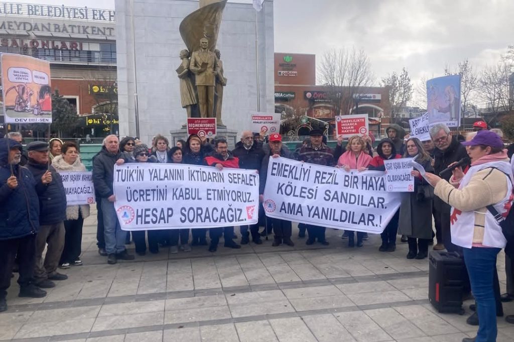 DİSK DEV Emekli-Sen Mamak 4 No’lu Şube’den Yenimahalle’de Emekliler İçin Destek