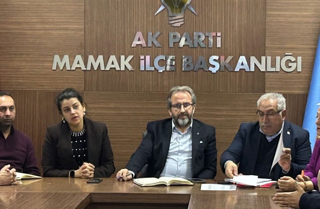 AK Parti Mamak İlçe Başkanlığı Mahalle Başkanları Toplantısını Gerçekleştirdi