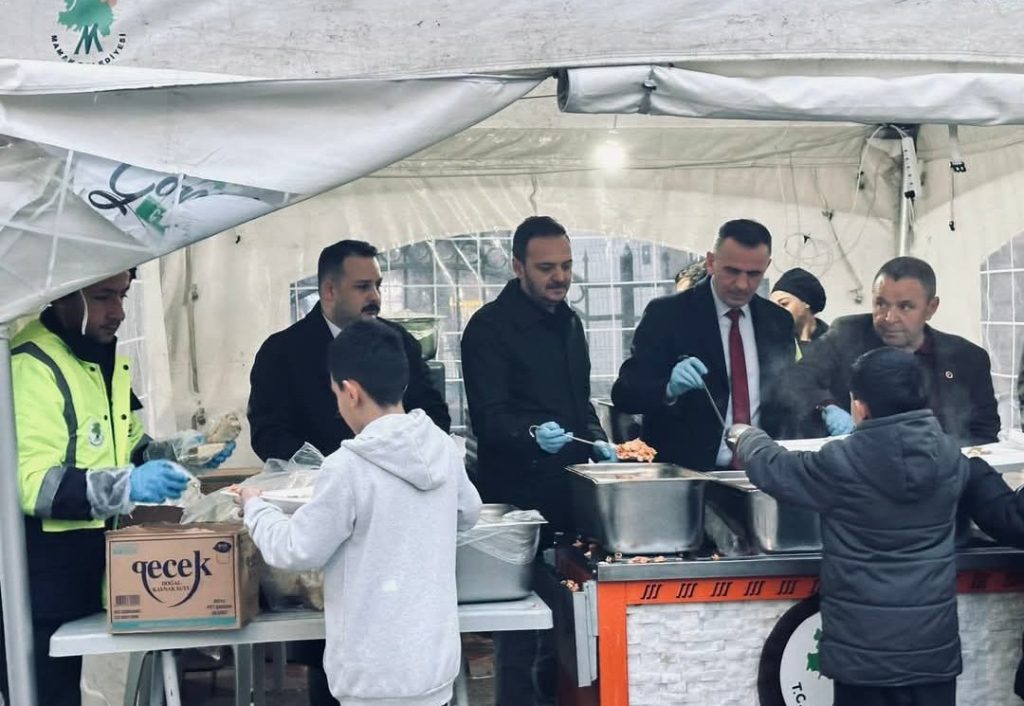 CHP Mamak Örgütü, Mamak Belediyesinin İftar Çadırında Vatandaşlarla Buluştu