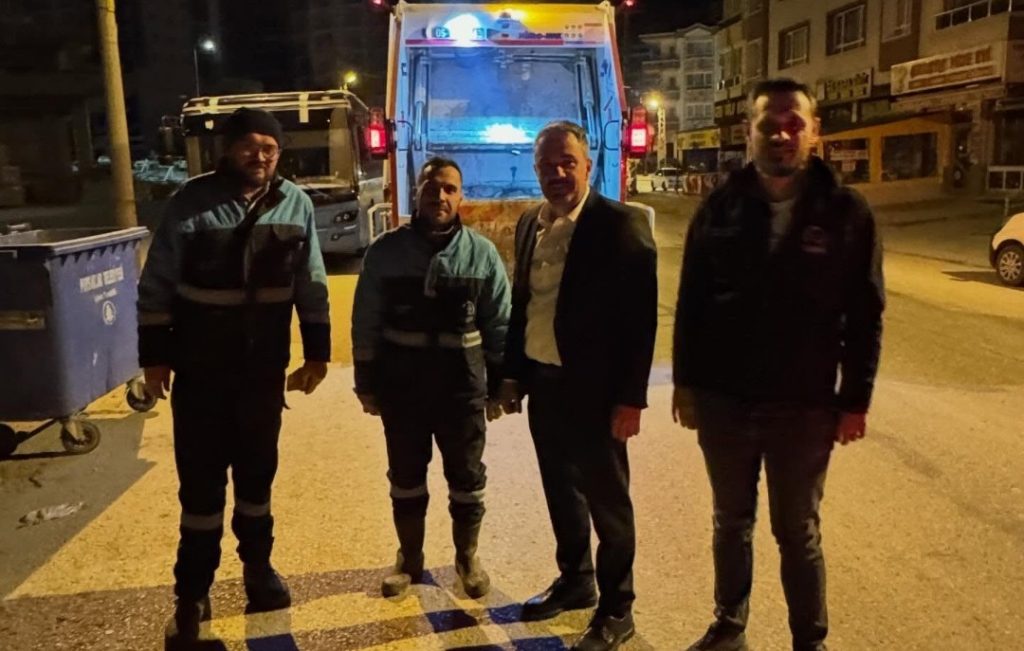 Pursaklar Belediyesi Temizlik İçin 24 Saat Sahada