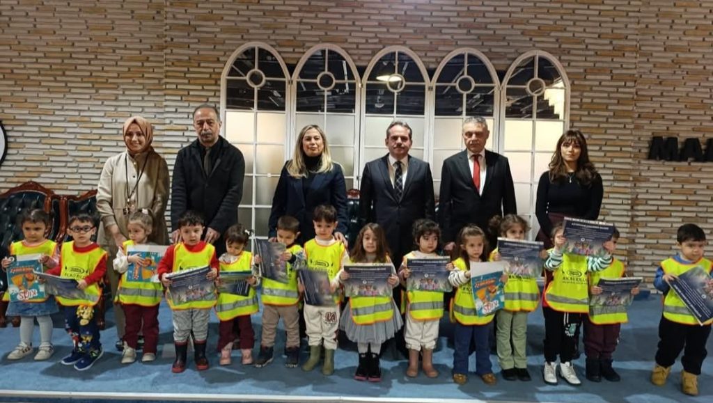 Kaymakam Mehmet Nebi Kaya’dan Şehitlik Kütüphanesi Ziyareti