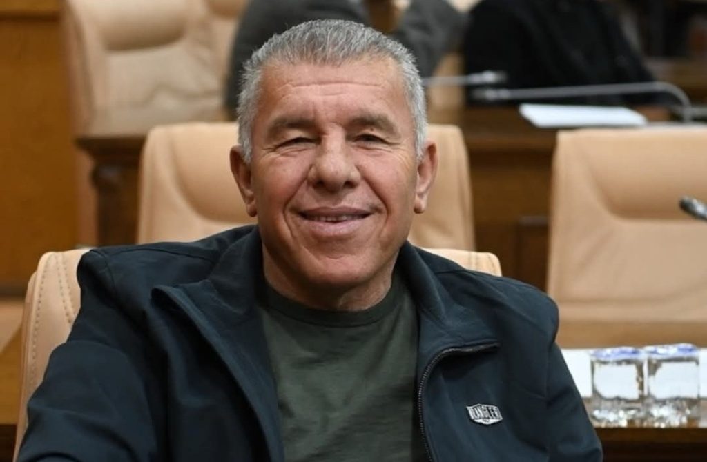 Ekrem Demirezen, 23 Nisan Ulusal Egemenlik ve Çocuk Bayramı Dolayısıyla Kutlama Mesajı Yayınladı