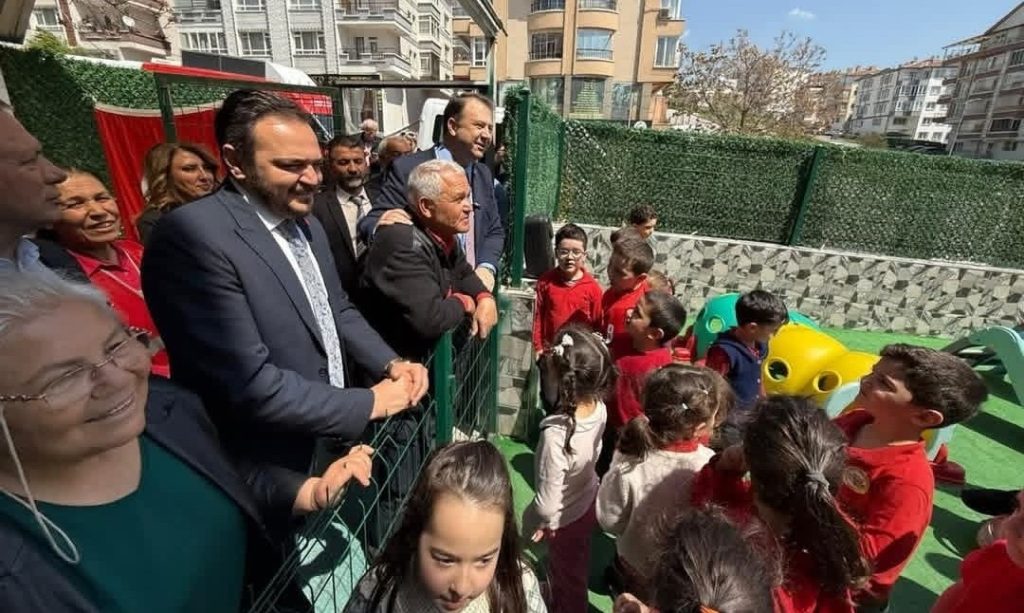 CHP Mamak’ta Tam Kadro Sahada: İnan Akgün Alp ile Halkın Nabzı Tutuldu