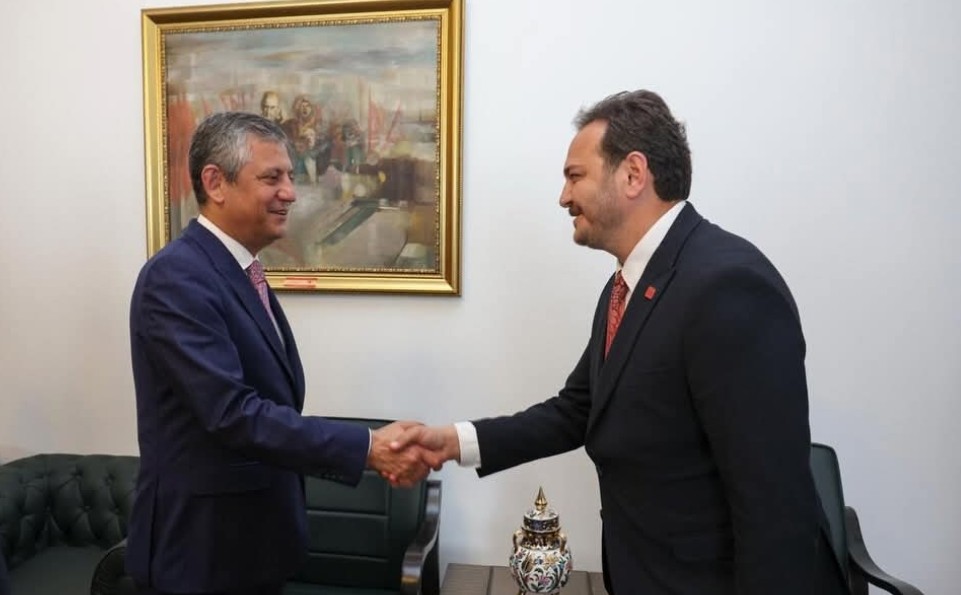 Dr. Ali Rıza Erdek’ten Özgür Özel’e Ziyaret: “Tarihin Doğru Tarafındayız”